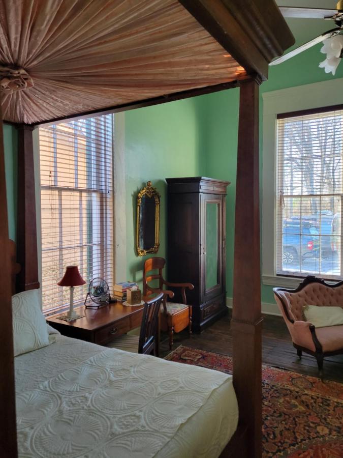 Bed and Breakfast Belmont Plantation, Est 1857 Гринвилл Экстерьер фото