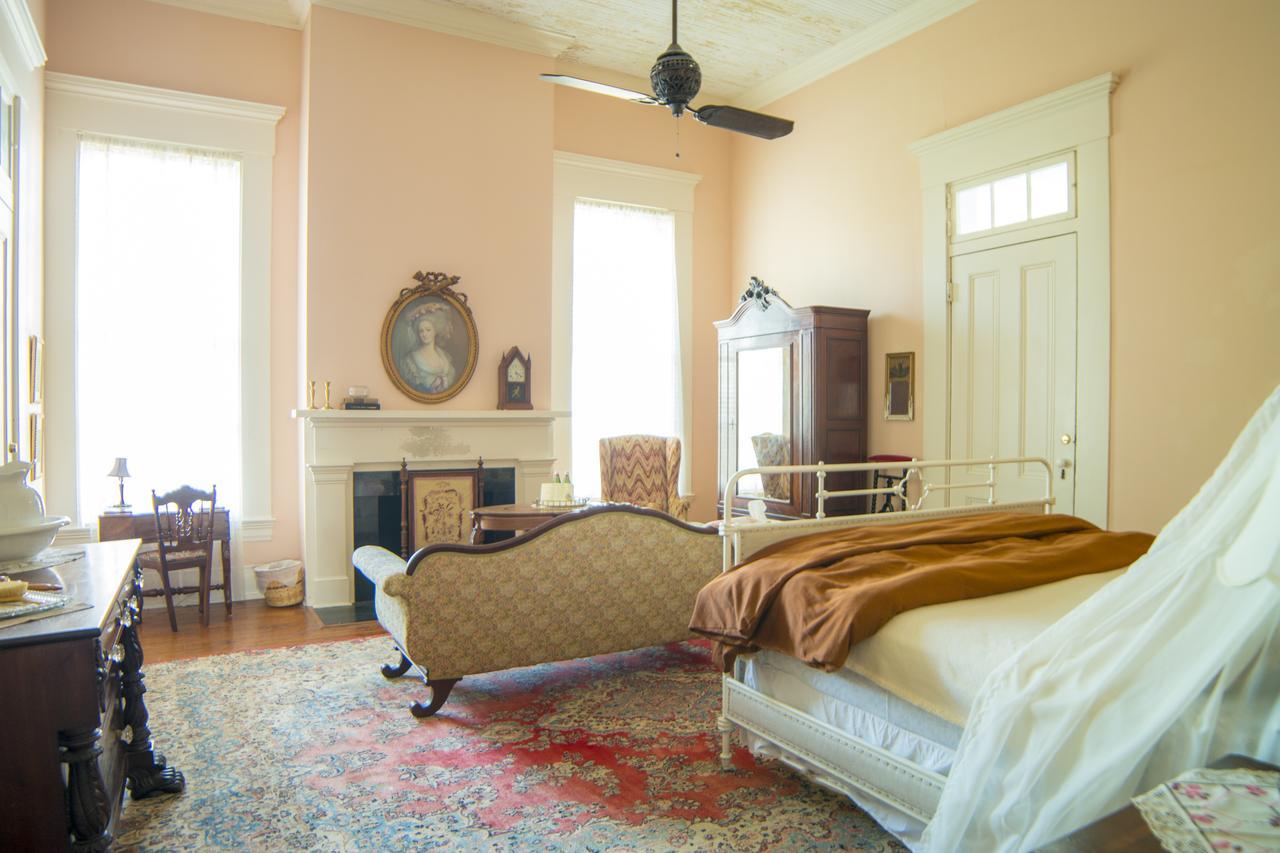 Bed and Breakfast Belmont Plantation, Est 1857 Гринвилл Экстерьер фото