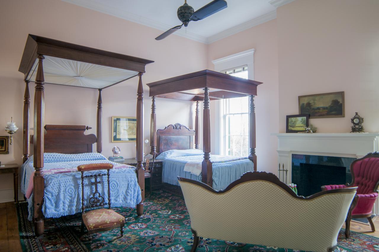Bed and Breakfast Belmont Plantation, Est 1857 Гринвилл Экстерьер фото