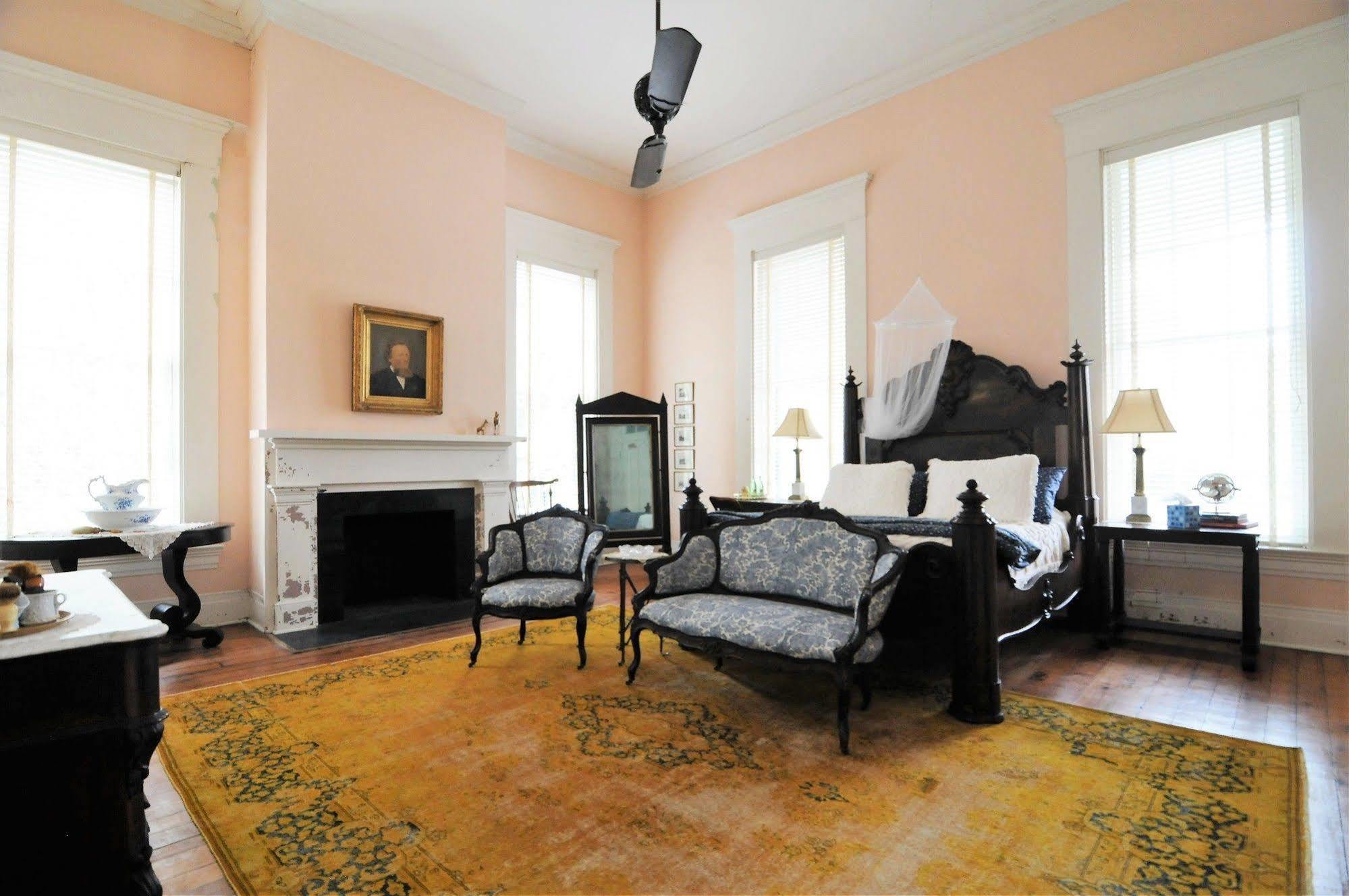 Bed and Breakfast Belmont Plantation, Est 1857 Гринвилл Экстерьер фото