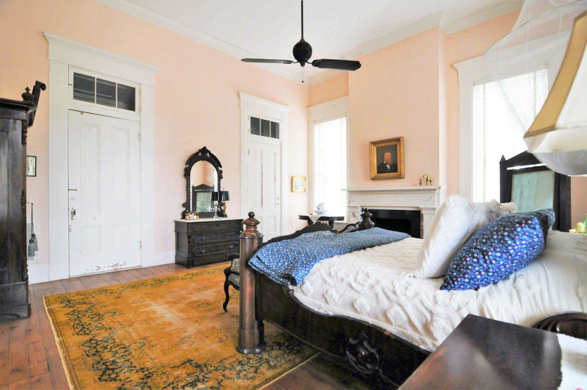 Bed and Breakfast Belmont Plantation, Est 1857 Гринвилл Экстерьер фото