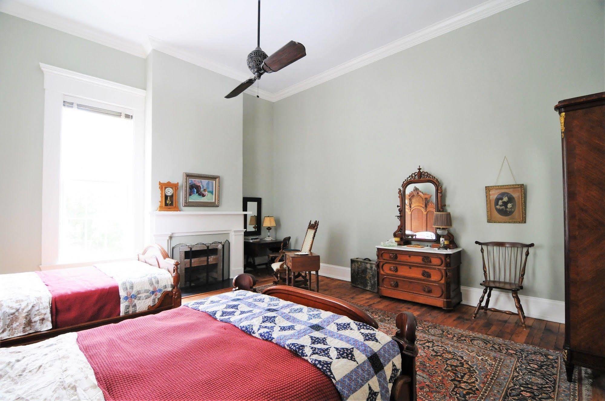 Bed and Breakfast Belmont Plantation, Est 1857 Гринвилл Экстерьер фото